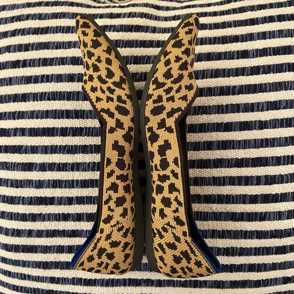 Rothy’s The Point Leopard Flats, Retired Print, Size 8 - Picture 5 of 15